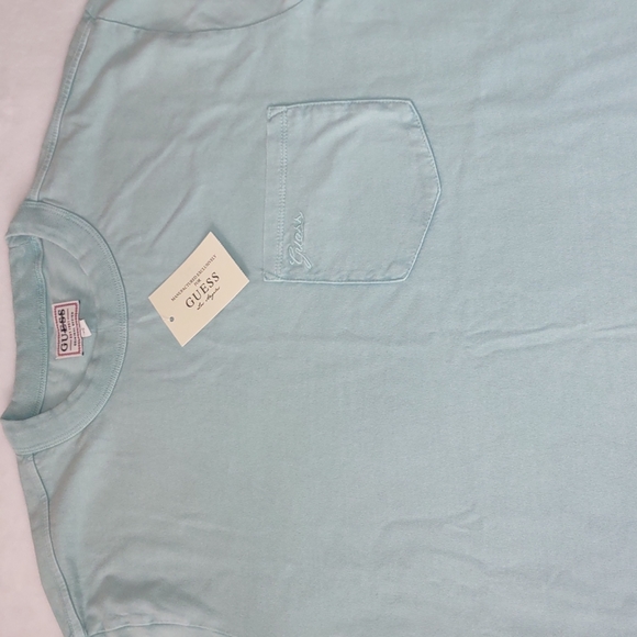 Guess Tshirt - Picture 3 of 8